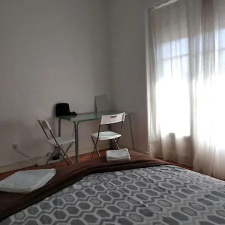 Belem Cozy Bedroom *