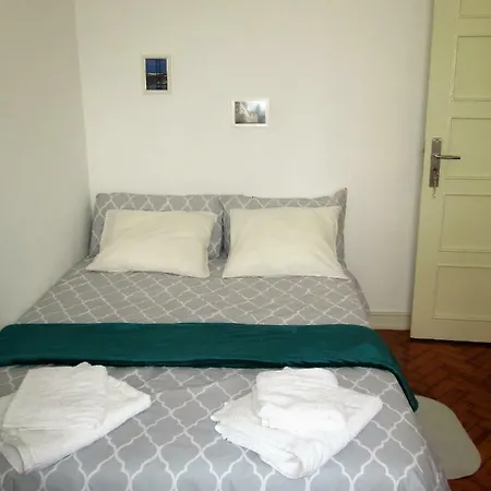 Belem Cozy Bedroom *